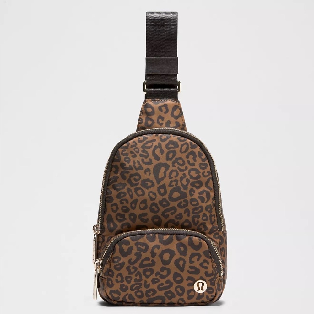 lululemon Everywhere Sling Bag Small 2L  Leopard Print
